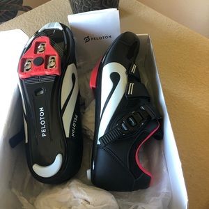 Peloton Cycle Shoes with Clips 42